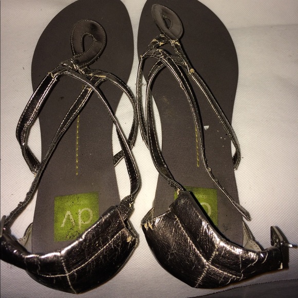 Sandals - Picture 3 of 4